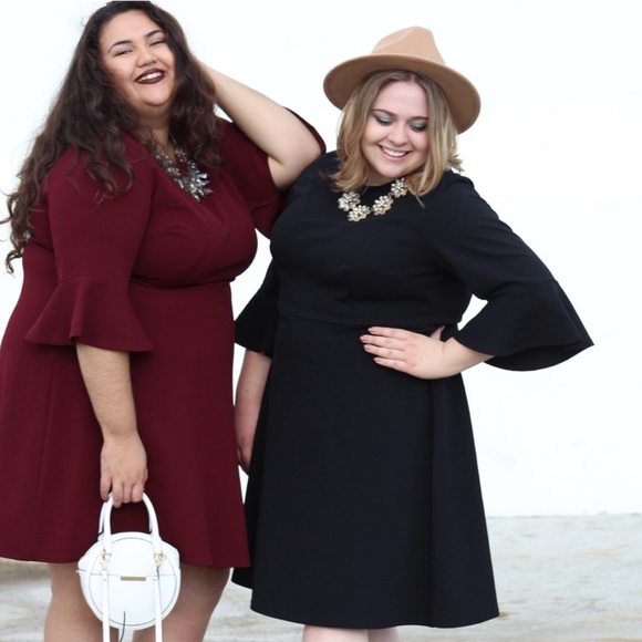 Dorothy Perkins Dresses & Skirts - DOROTHY PERKINS size 18W little black dress fit & flare with bell sleeves